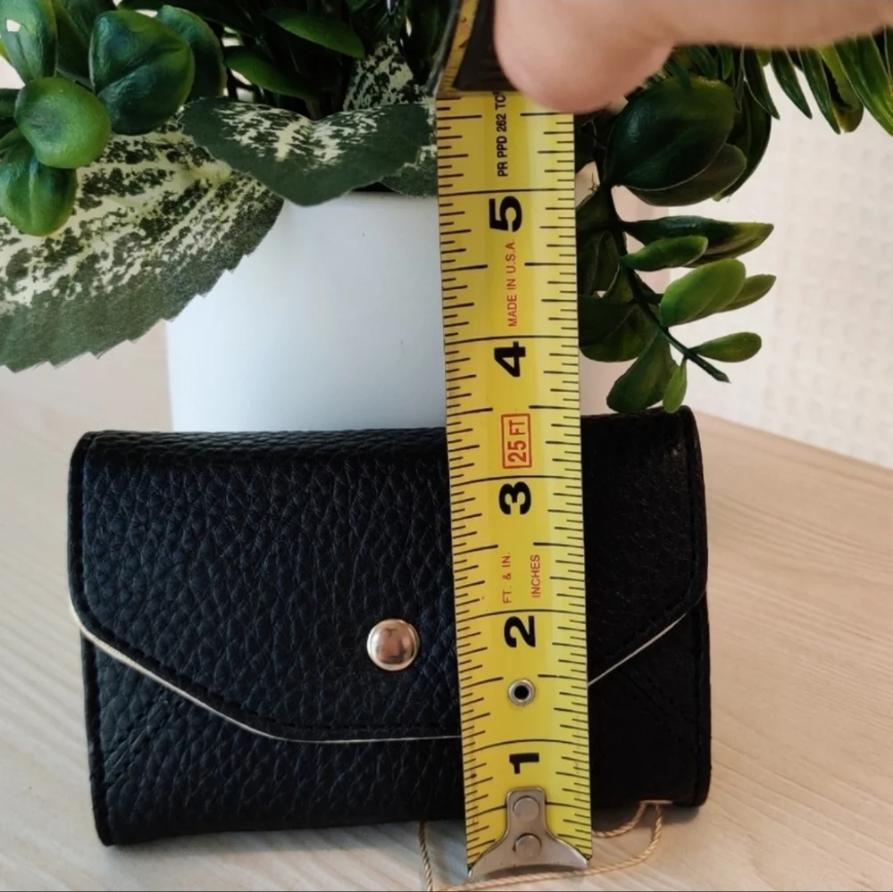 💰Alyssa Vegan Black Wallet/Wristlet w/Cream Interior
